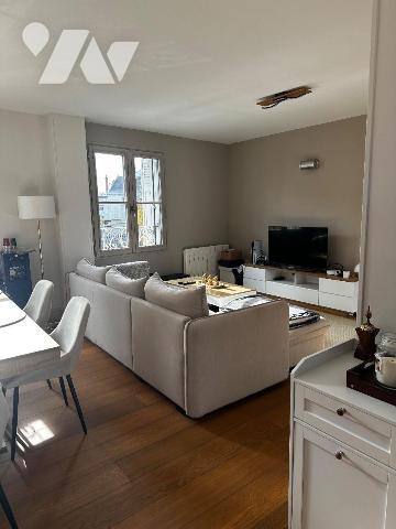 Immeuble - Hypercentre de Châtellerault
Uniquement à l'étude, nous vous proposons un immeuble ...