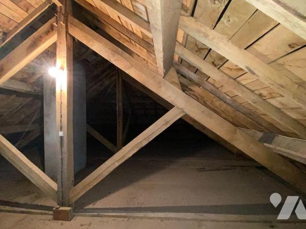 LAFEUILLADE EN VEZIE, sur terrain de 1068 m², maison d'habitation individuelle comprenant s/sol...