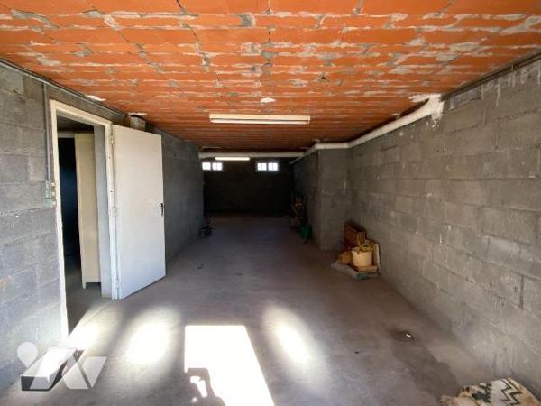 LAFEUILLADE EN VEZIE, sur terrain de 1068 m², maison d'habitation individuelle comprenant s/sol...