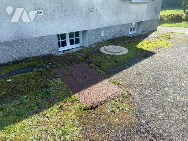 LAFEUILLADE EN VEZIE, sur terrain de 1068 m², maison d'habitation individuelle comprenant s/sol...