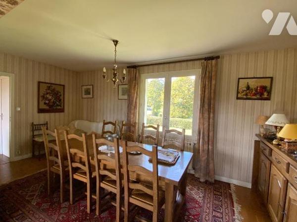 LAFEUILLADE EN VEZIE, sur terrain de 1068 m², maison d'habitation individuelle comprenant s/sol...