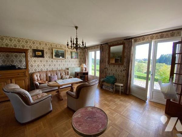 LAFEUILLADE EN VEZIE, sur terrain de 1068 m², maison d'habitation individuelle comprenant s/sol...