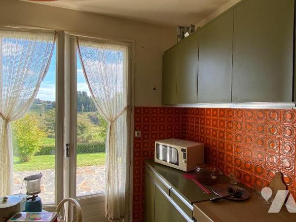 LAFEUILLADE EN VEZIE, sur terrain de 1068 m², maison d'habitation individuelle comprenant s/sol...