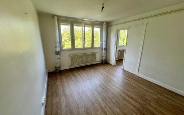 Appartement à vendre    3 pièces • 46,29 m2 Le Blanc-Mesnil