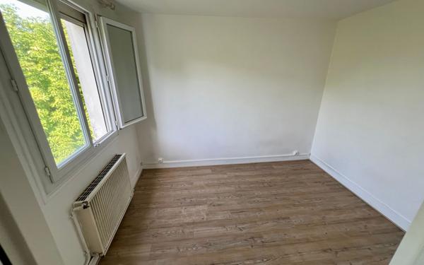 Appartement à vendre    3 pièces • 46,29 m2 Le Blanc-Mesnil