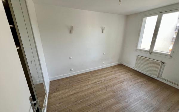 Appartement à vendre    3 pièces • 46,29 m2 Le Blanc-Mesnil