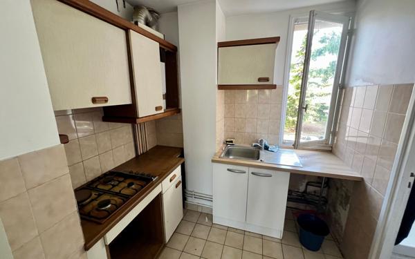 Appartement à vendre    3 pièces • 46,29 m2 Le Blanc-Mesnil