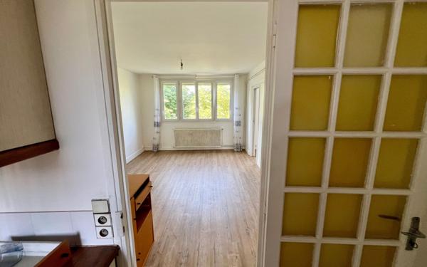 Appartement à vendre    3 pièces • 46,29 m2 Le Blanc-Mesnil
