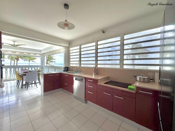 A VENDRE – APPARTEMENT T3 D'EXCEPTION EN BORD DE MER - SAINT FRANCOIS
