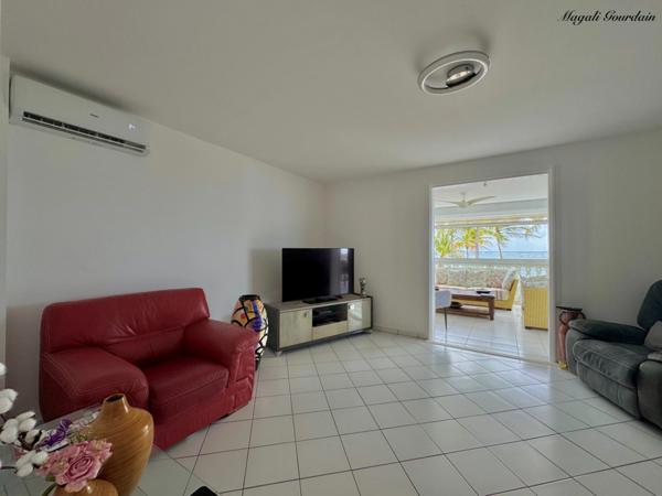 A VENDRE – APPARTEMENT T3 D'EXCEPTION EN BORD DE MER - SAINT FRANCOIS