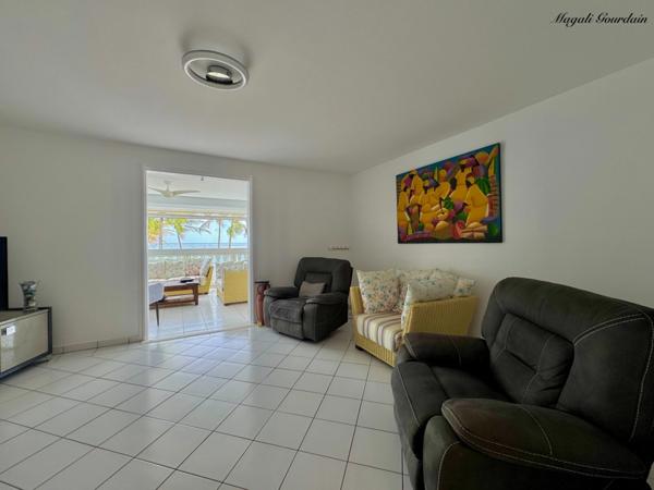 A VENDRE – APPARTEMENT T3 D'EXCEPTION EN BORD DE MER - SAINT FRANCOIS