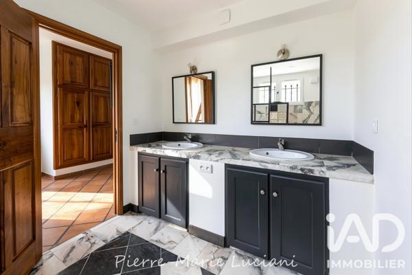 Maison à vendre 12 pièces 350 m² Venelles