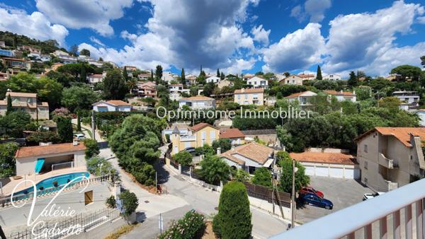 Appartement T3  dernier étage avec vue mer à Hyères  – Deux terrasses, parking et cave 83400