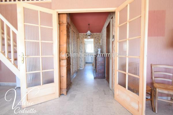 Appartement T3  dernier étage avec vue mer à Hyères  – Deux terrasses, parking et cave 83400