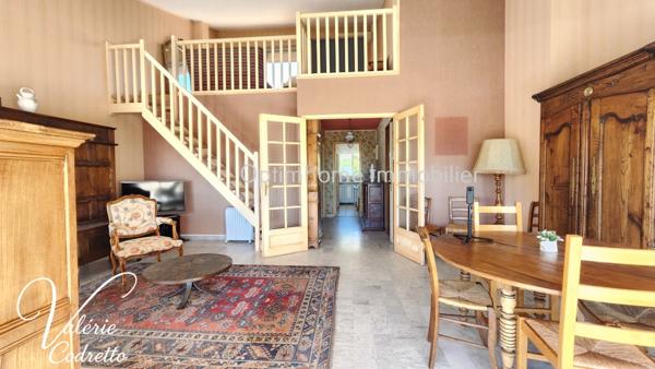 Appartement T3  dernier étage avec vue mer à Hyères  – Deux terrasses, parking et cave 83400