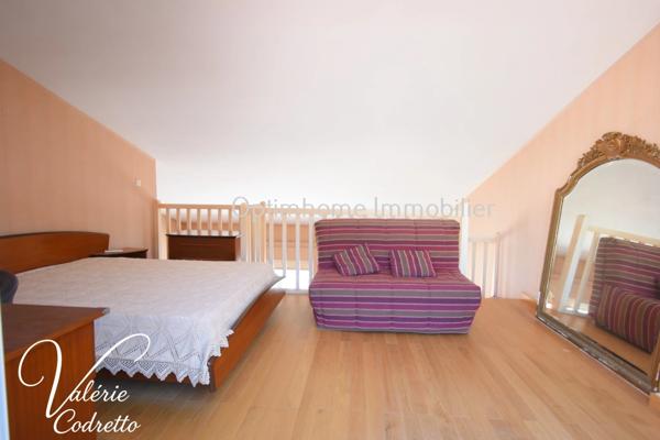 Appartement T3  dernier étage avec vue mer à Hyères  – Deux terrasses, parking et cave 83400