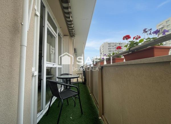 Appartement lumineux avec grand balcon proche métro