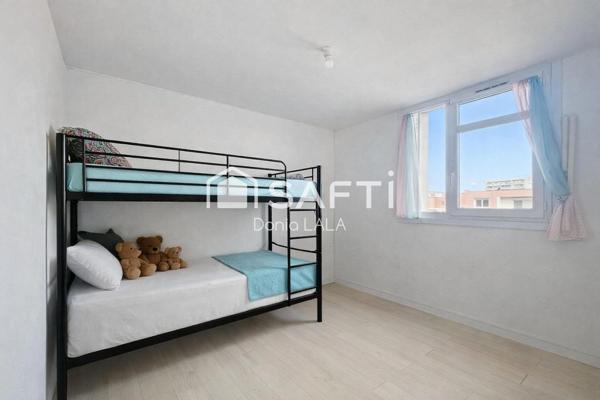 Appartement lumineux avec grand balcon proche métro