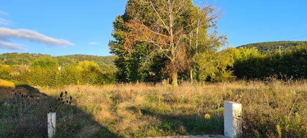 Terrain constructible Jujurieux 534 m2.