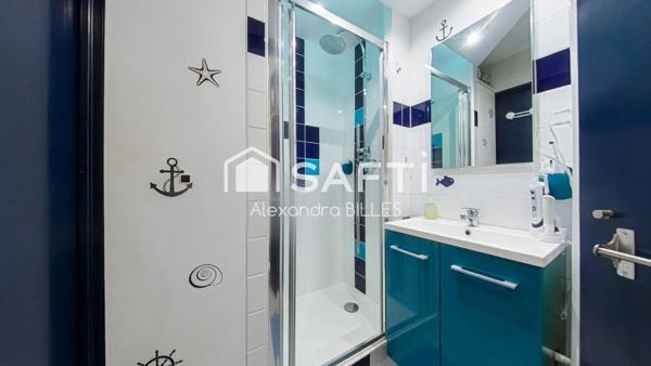 Front de mer – Studio cabine rénové avec vue mer, terrasse, piscine et accès direct à la plage