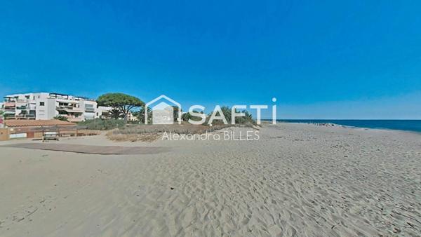 Front de mer – Studio cabine rénové avec vue mer, terrasse, piscine et accès direct à la plage