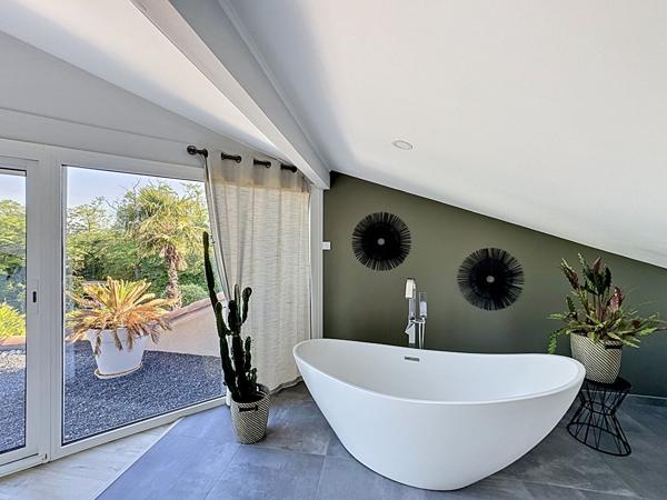 Maison 8 pièces 264 m2
