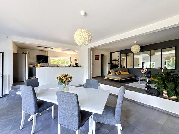 Maison 8 pièces 264 m2