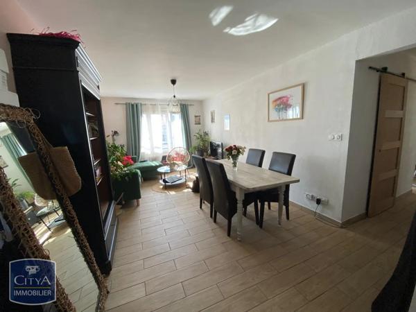 Appartement à louer 5 pièces 89.61m² Nîmes (30000)