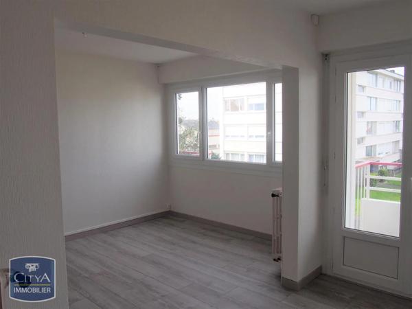 Appartement à louer 4 pièces 73.08m² Angers (49100)