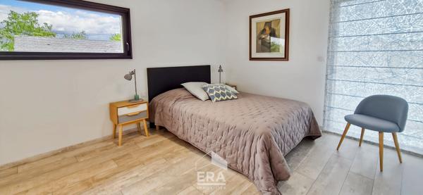 SAINT MEDARD EN JALLES 33160 - GAJAC - Maison récente 205 m²  4 chambres - garage , piscine - cave - 800m² de parcelle - 2e ligne