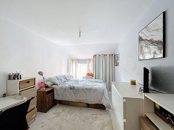 Appartement 3 pièce(s) avec terrasse et places de parking, Meximieux, au calme et dans une petite résidence