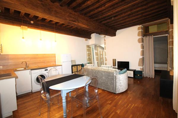 A LOUER MEUBLE - HYPER CENTRE DIJON - T2BIS