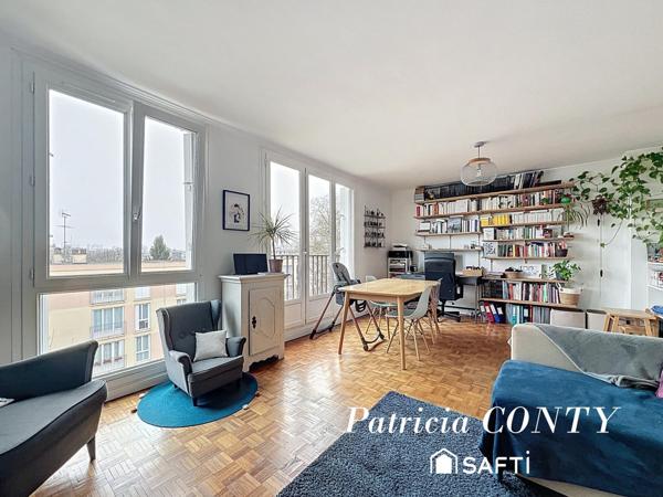 Appartement de 4 pièces lumineux au dernier étage