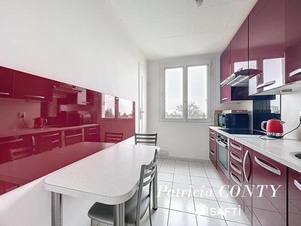 Appartement de 4 pièces lumineux au dernier étage