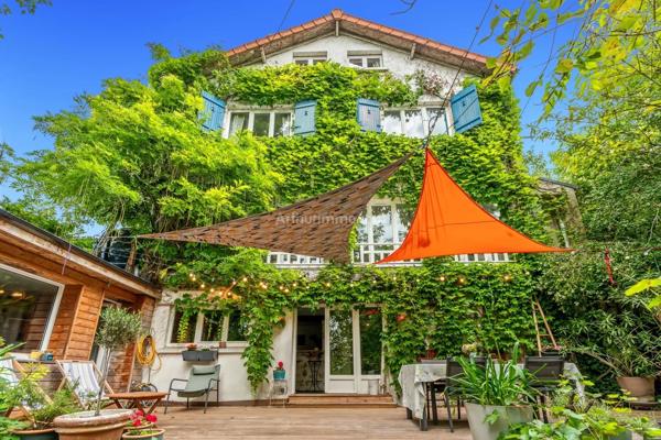 Vente                                                      Propriété
                        
                     6 pièces                      130 m2                     à Thorigny-sur-Marne