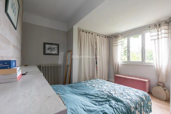 Vente                                                      Propriété
                        
                     6 pièces                      130 m2                     à Thorigny-sur-Marne