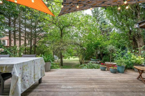 Vente                                                      Propriété
                        
                     6 pièces                      130 m2                     à Thorigny-sur-Marne