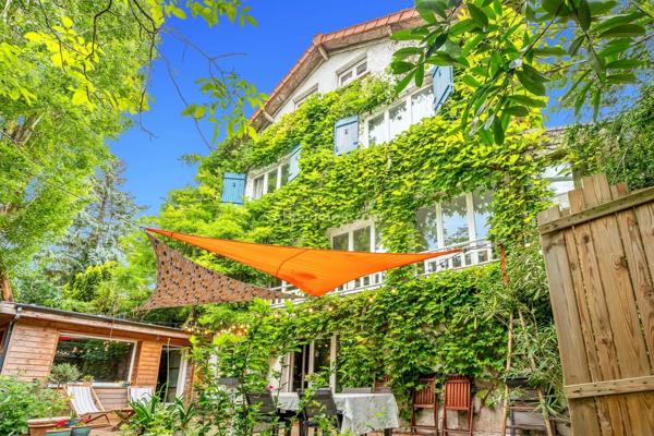 Vente                                                      Propriété
                        
                     6 pièces                      130 m2                     à Thorigny-sur-Marne