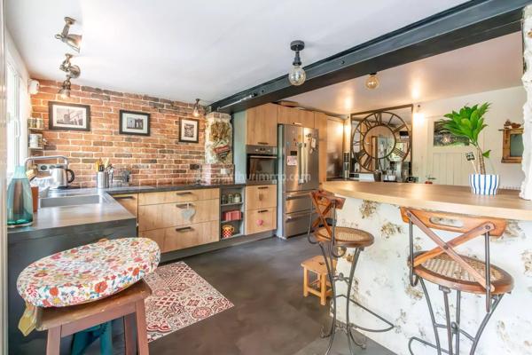 Vente                                                      Propriété
                        
                     6 pièces                      130 m2                     à Thorigny-sur-Marne