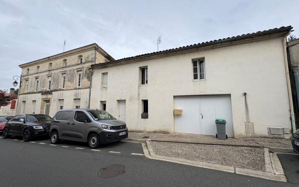 Immeuble à vendre    7 pièces •  Pons