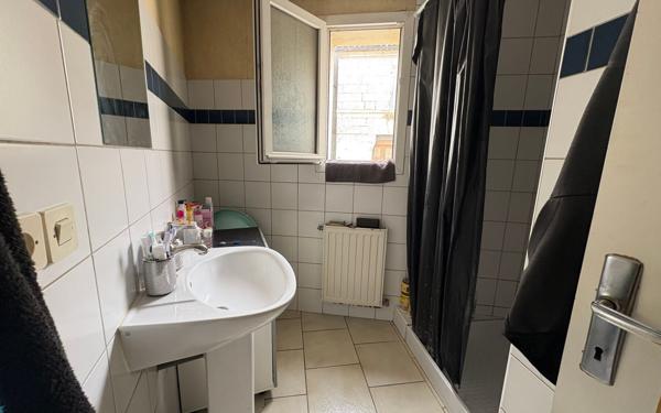 Immeuble à vendre    7 pièces •  Pons