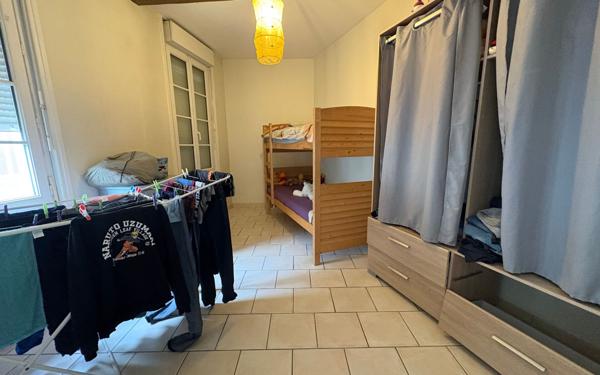 Immeuble à vendre    7 pièces •  Pons