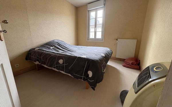 Immeuble à vendre    7 pièces •  Pons