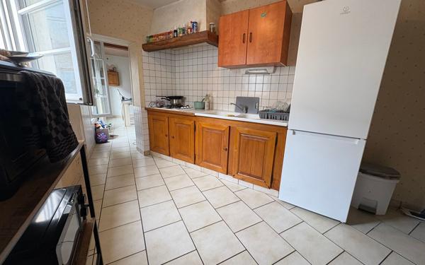 Immeuble à vendre    7 pièces •  Pons