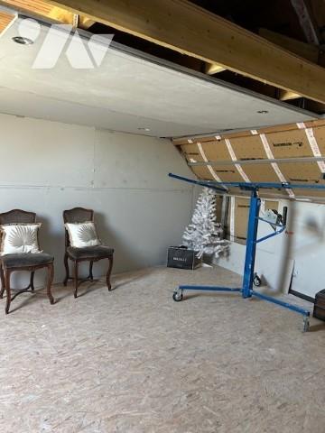 Maison type longère réhabilitée avec gout, grands espaces, au calme. 3 ch, grande pièce de vie.