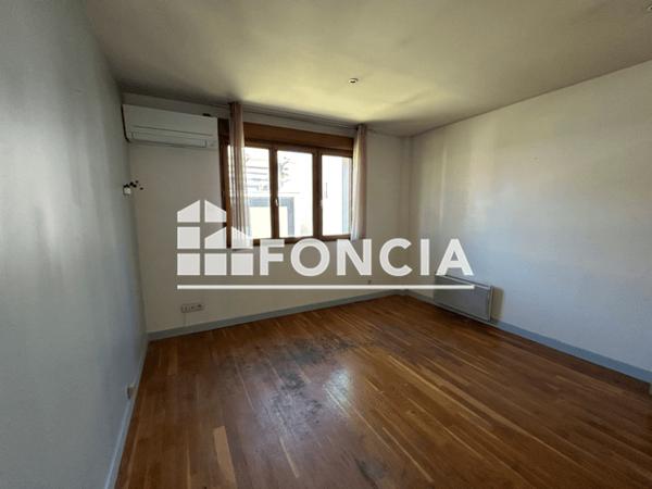 Location Studio 23.76 m² - 12 - 14 RUE CLAUDE GENIN Grenoble 38100