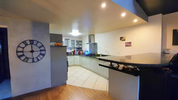 MAISON LOFT DE 165 M² AVEC TERRASSE ET PISCINE