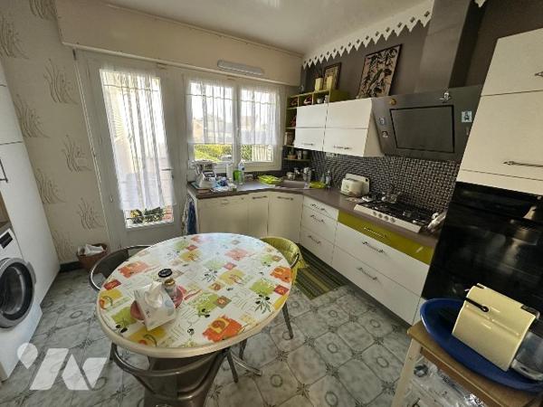 Charmante maison d'architecte de plain-pied avec vue mer dans un quartier résidentiel et très calme