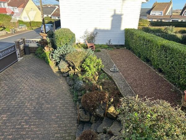 Charmante maison d'architecte de plain-pied avec vue mer dans un quartier résidentiel et très calme