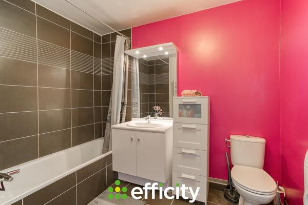 Appartement
         3 pièces
        - 66 m² Exclusivité 215 000 € *